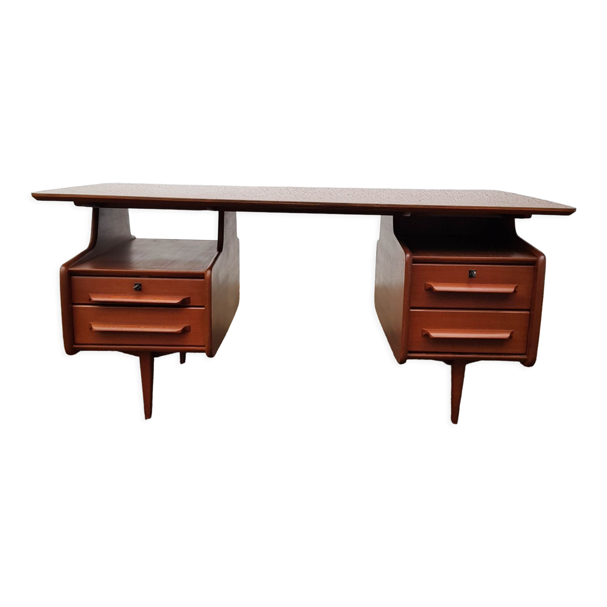 Executive Office Jacques Hauville edit by Bema 50