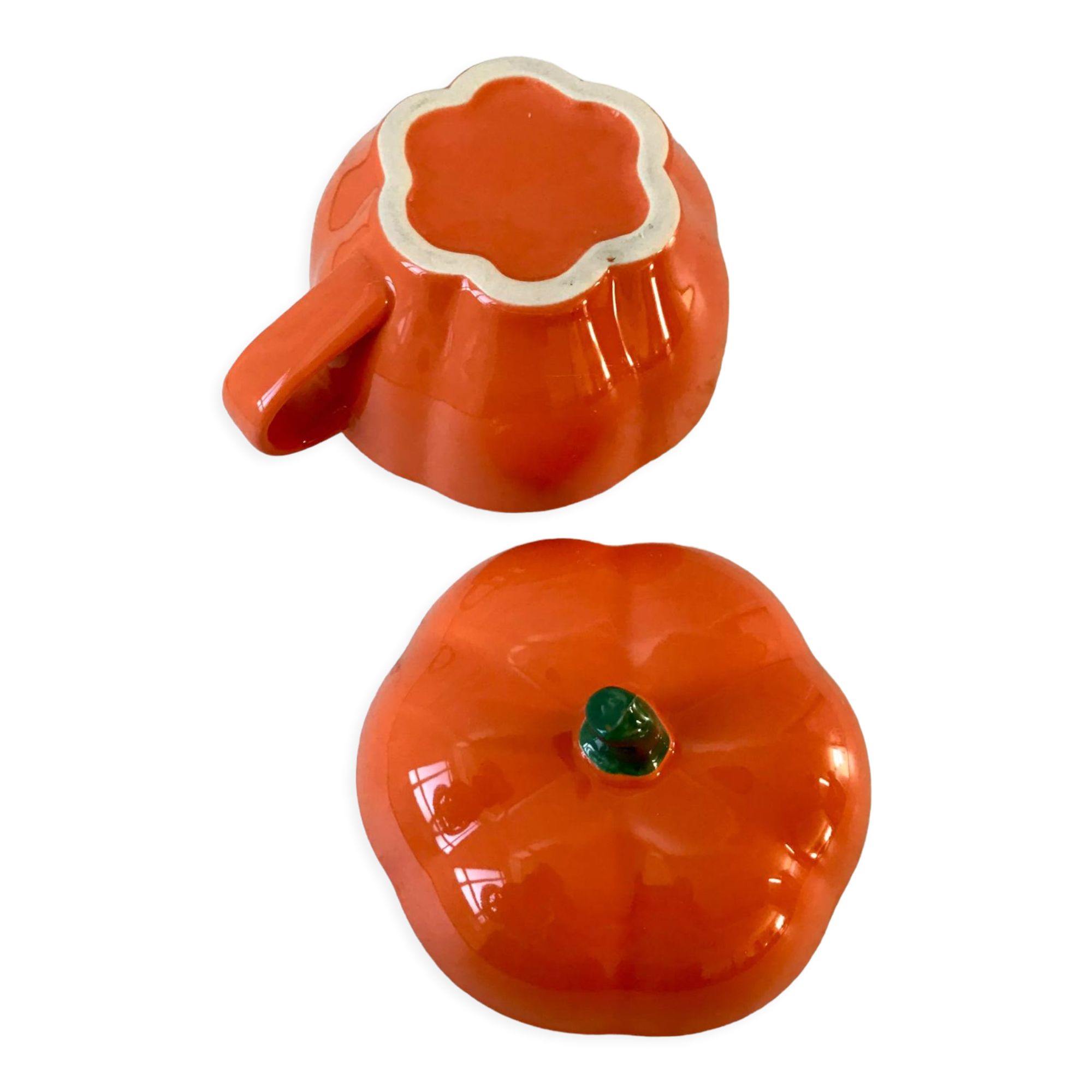 Orange lunch cup in the shape of squash 70s