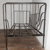 Foldable wrought iron bed