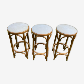 3 tabourets de bar en bois courbé et assise tissu