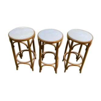 3 tabourets de bar en bois courbé et assise tissu