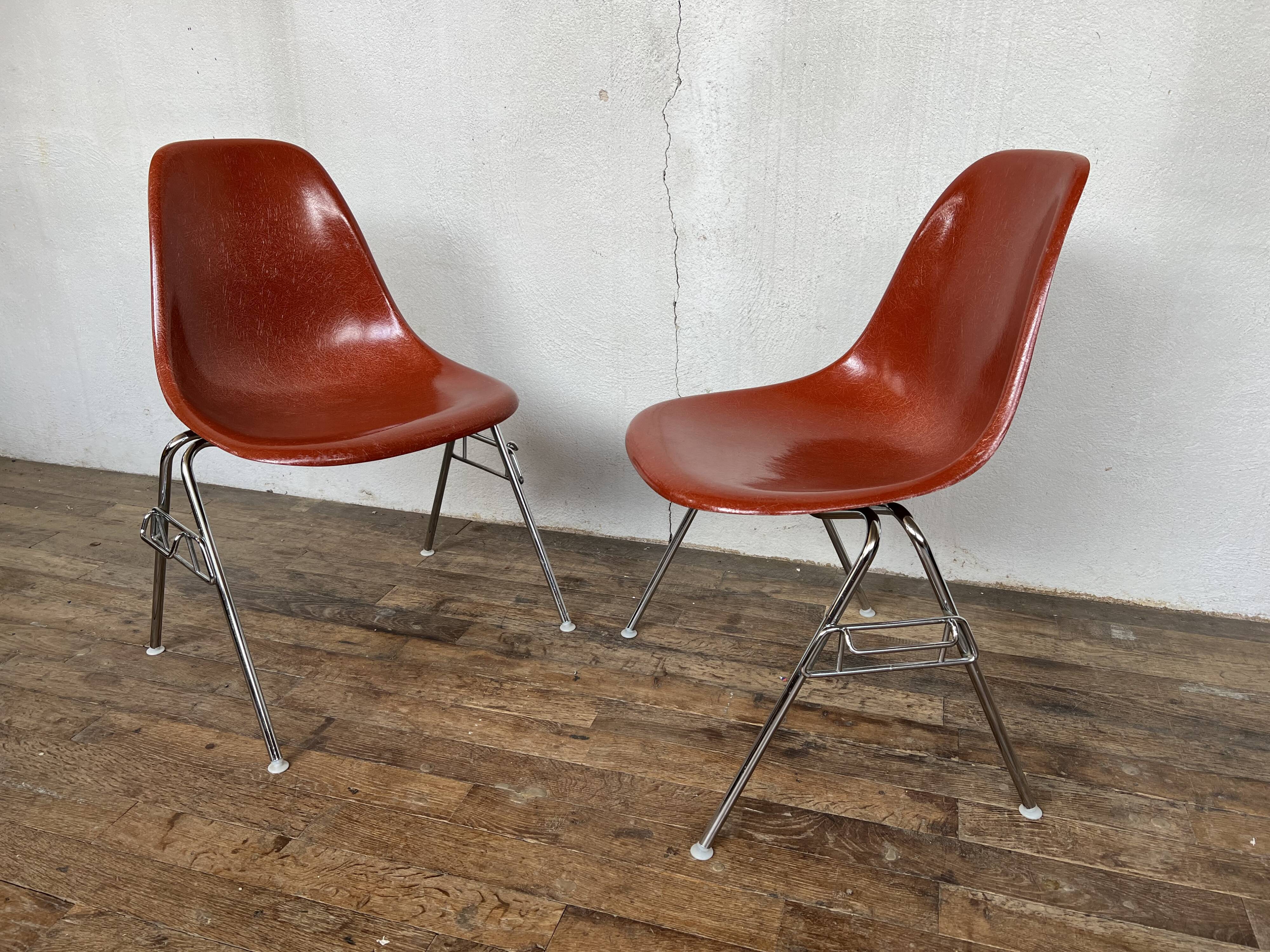 -Eames Terracotta fiberglass chair pair Hermann miller for vitra