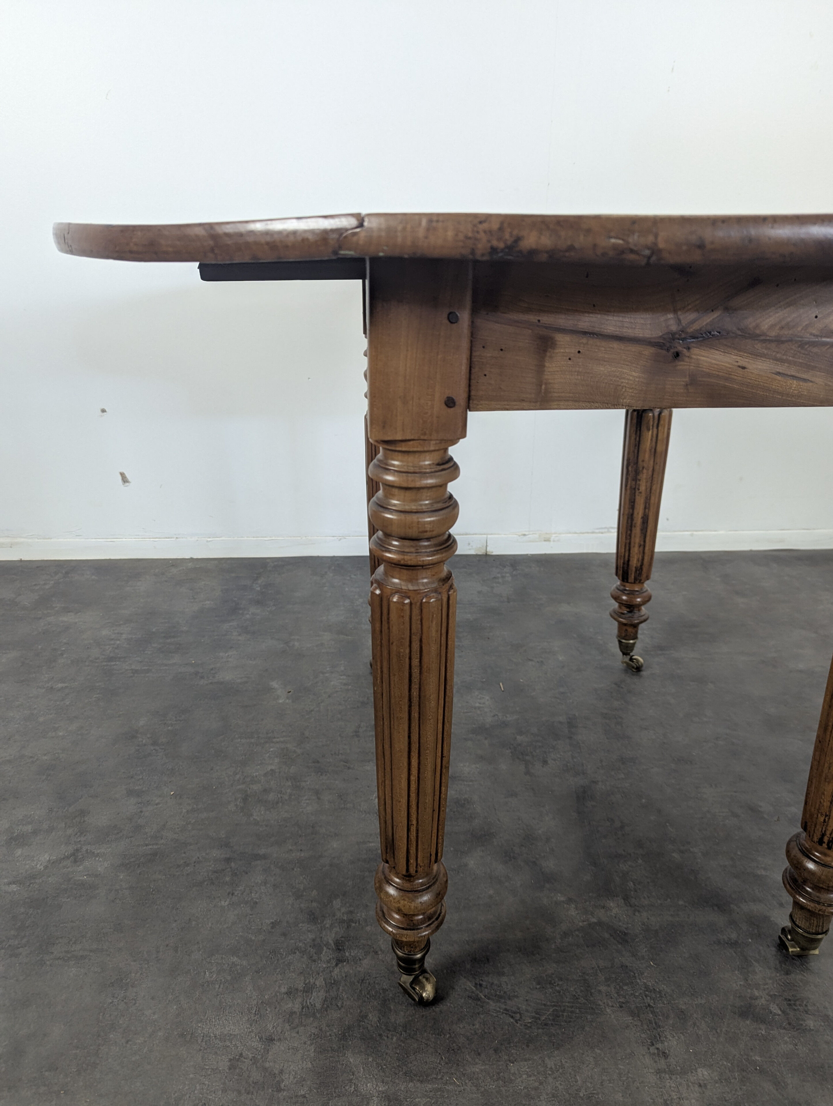 Table à volet en merisier