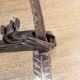 Paire de landiers à crémaillère, 17ème siècle, en fer forgé