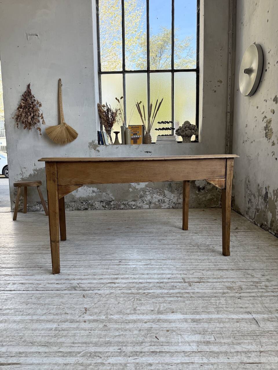 Oak desk with spindle legs, 1950s