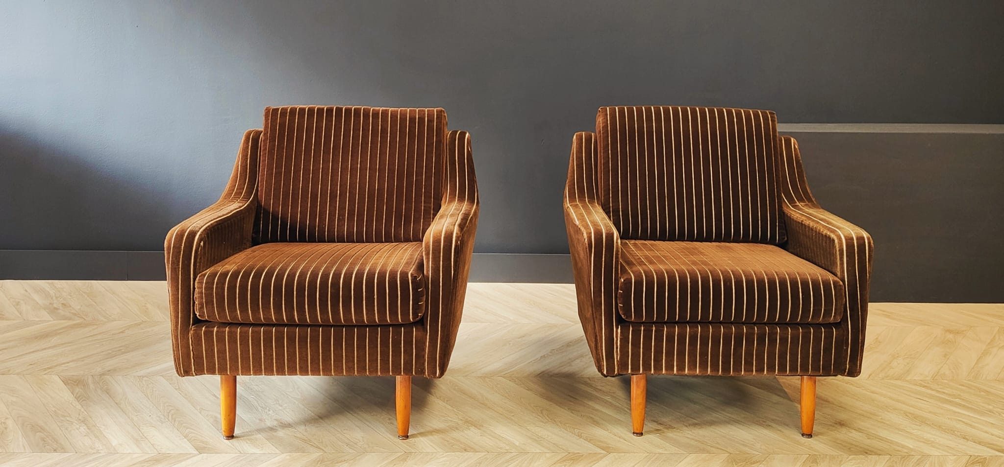 Two mid century armchairs vintage - set 2 chairs