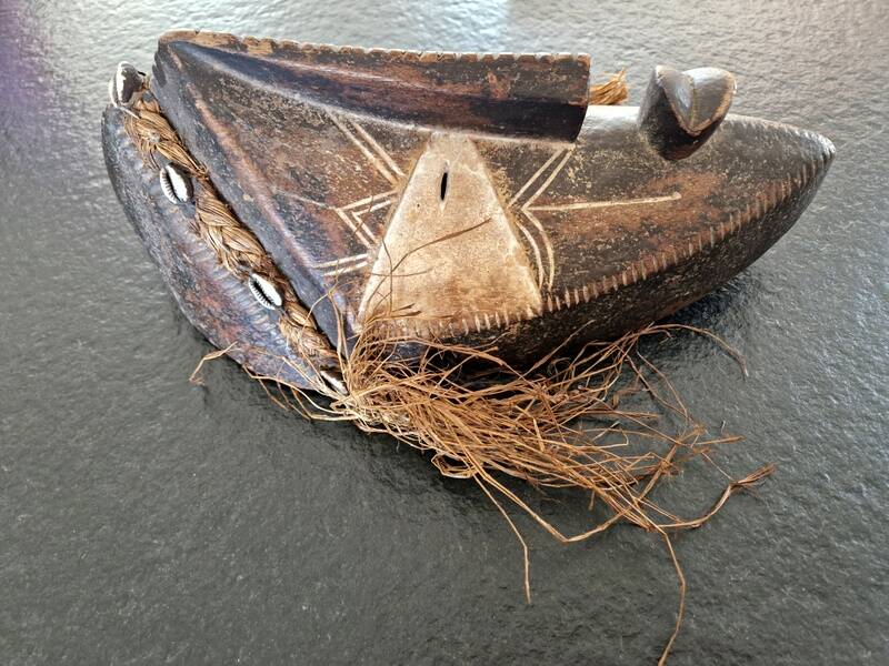 Old dance mask - Lwalwa tribe, Democratic Republic of Congo - Hardwood