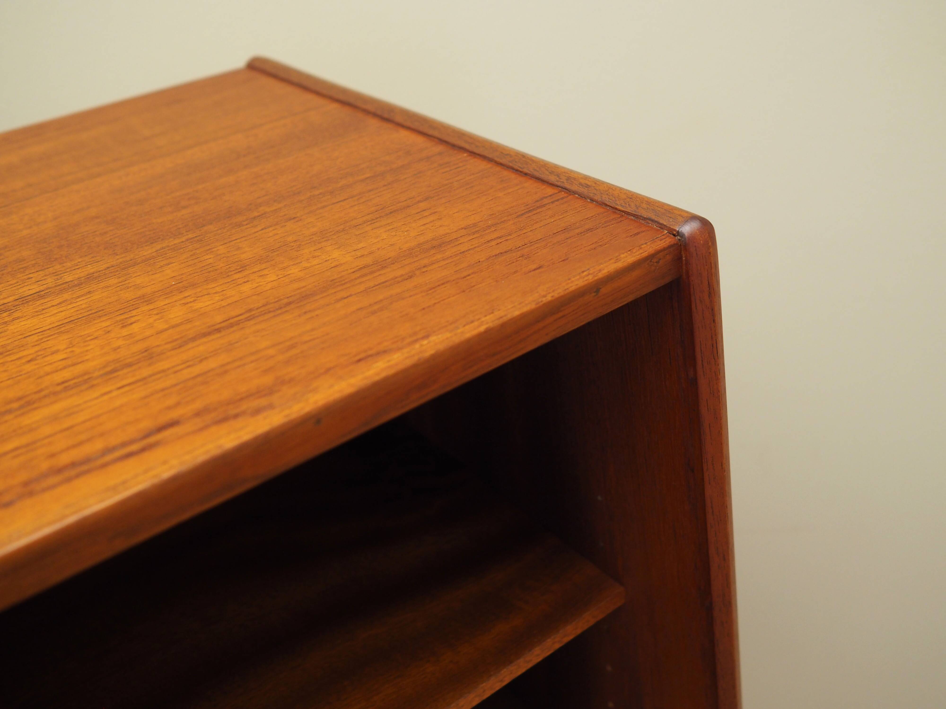 Buffet haut en teck, design danois, années 1960, fabrication : Westergaards Møbelfabrik