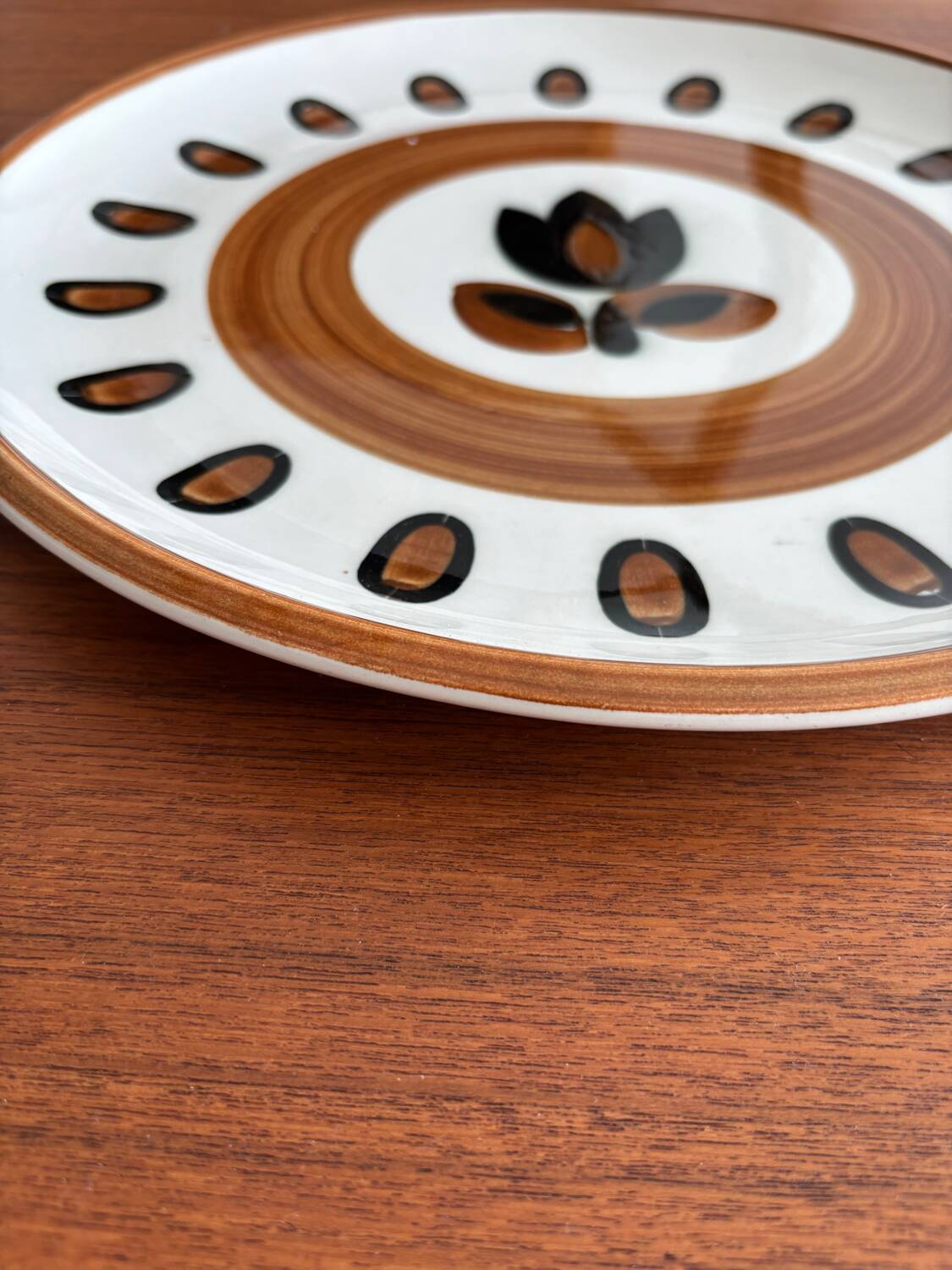 Boch La Louvière pie dish model kimono 1970 tulip pattern