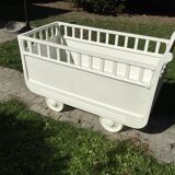 Old baby bed camper 1950 vintage