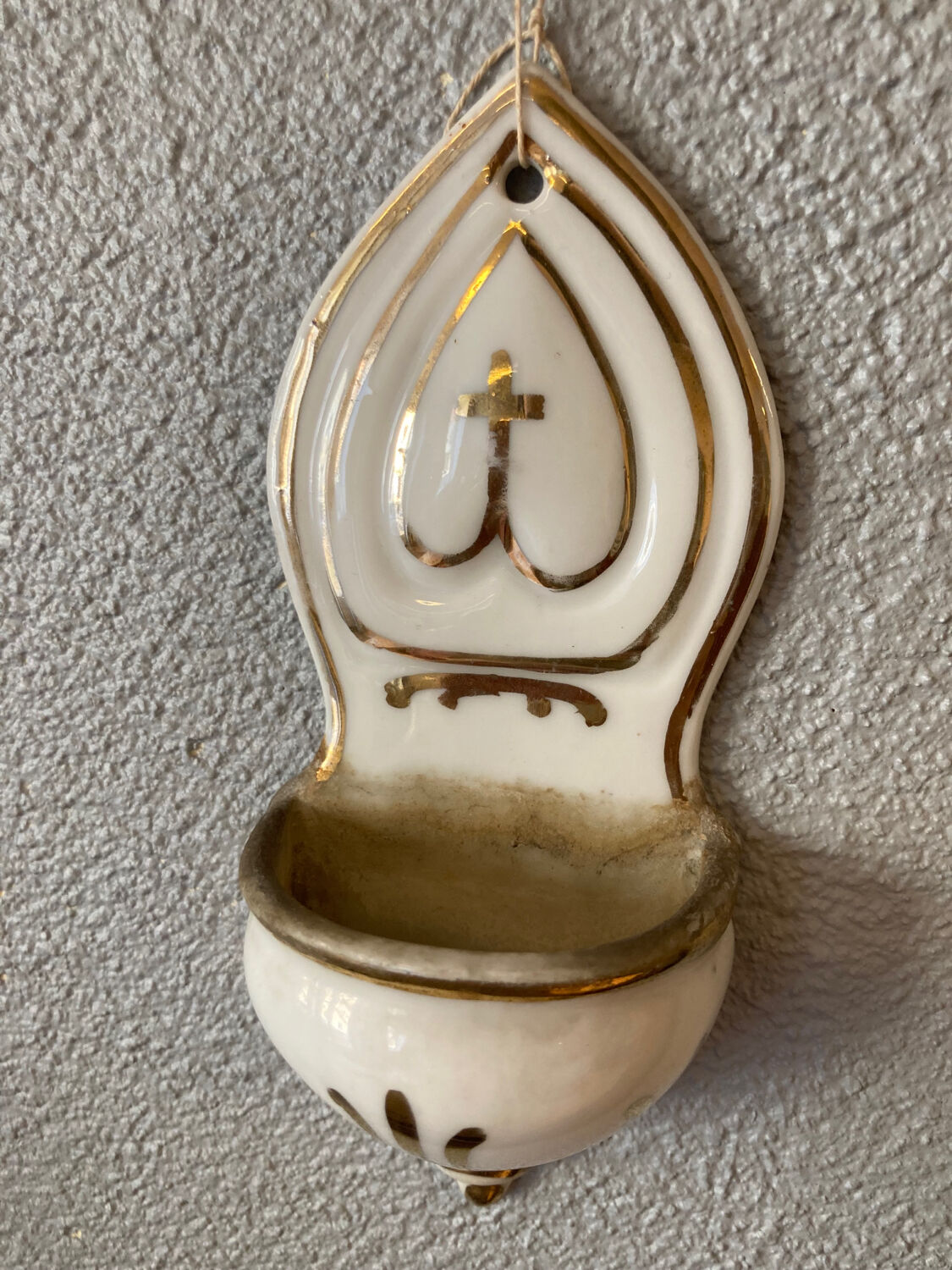 Limoges porcelain font