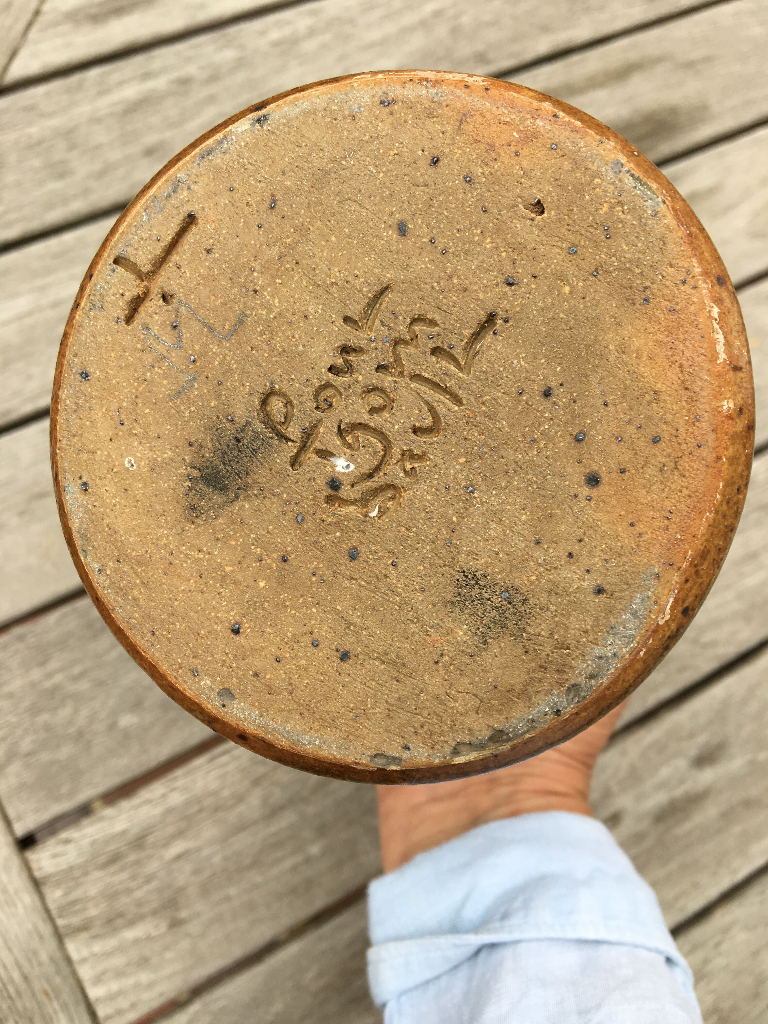 Vase or Pitcher in Beige Sandstone / Green signed Igom Bavil Bridge?