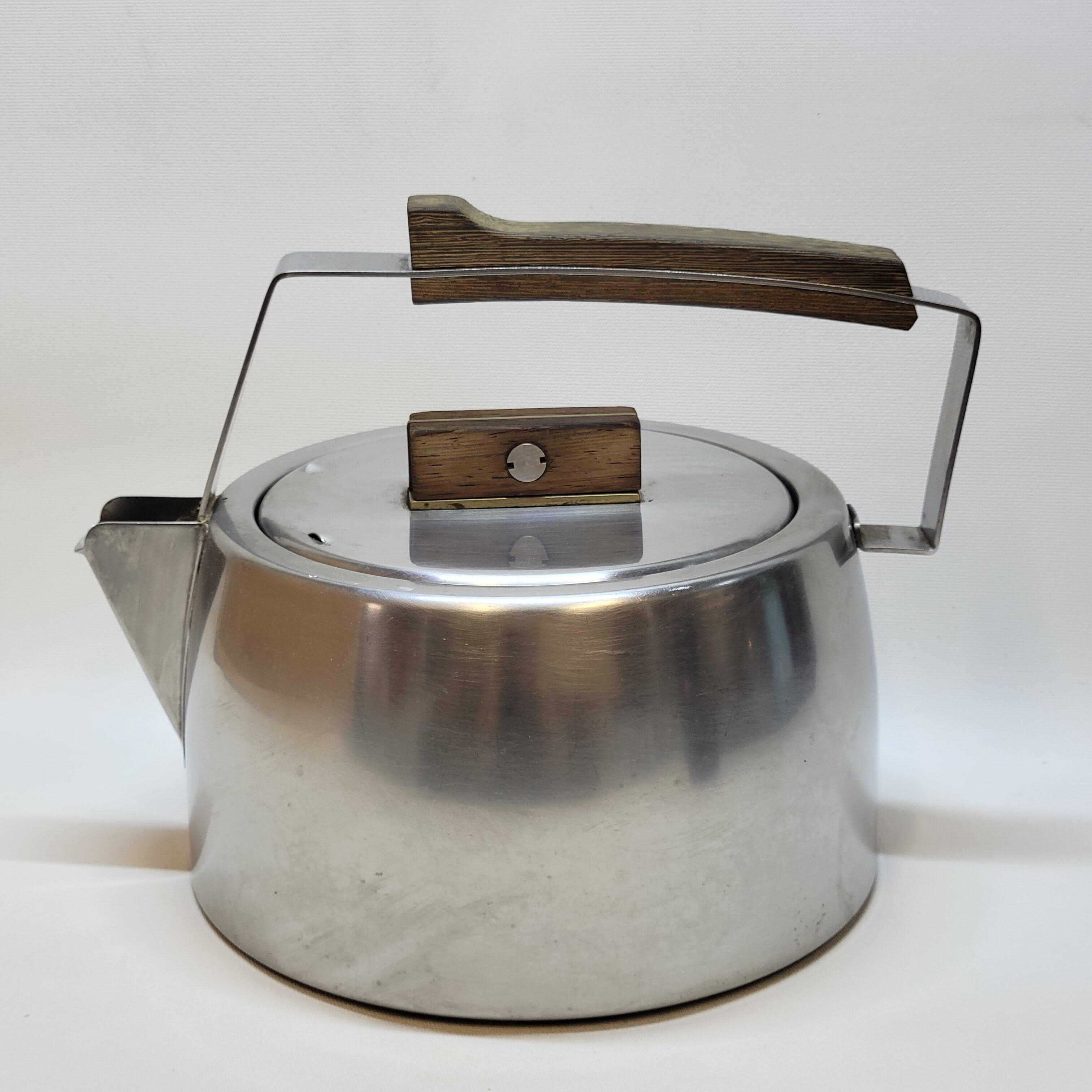 Kettle In Stainless Steel And Wenge Wood