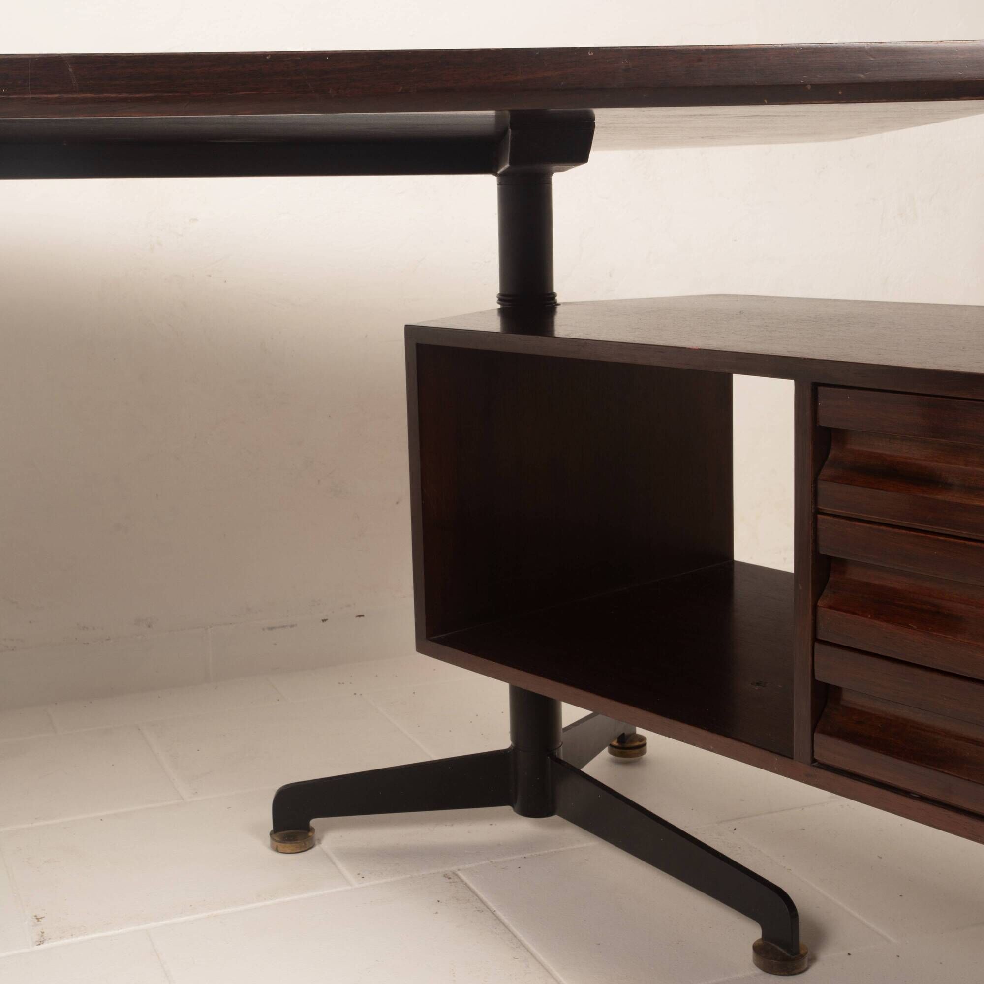T96 Rosewood Boomerang Desk by Osvaldo Borsani for Tecno, First Edition, 1950