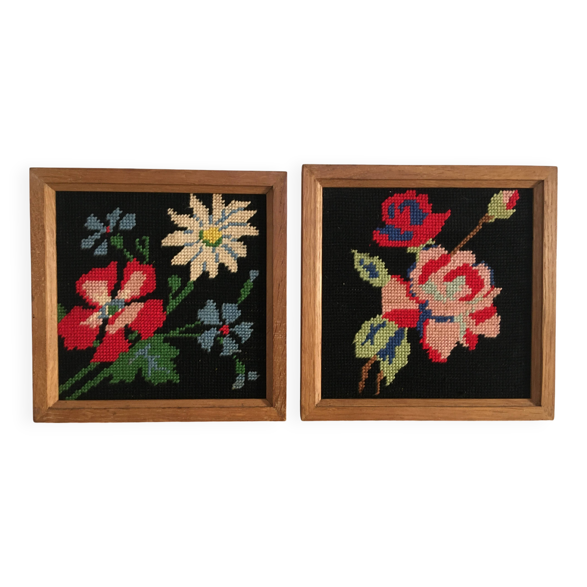 Pair of flower canvas tapestry frames from the 1970s