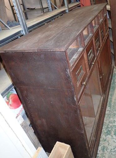 Entry furniture from a notary's minutiae