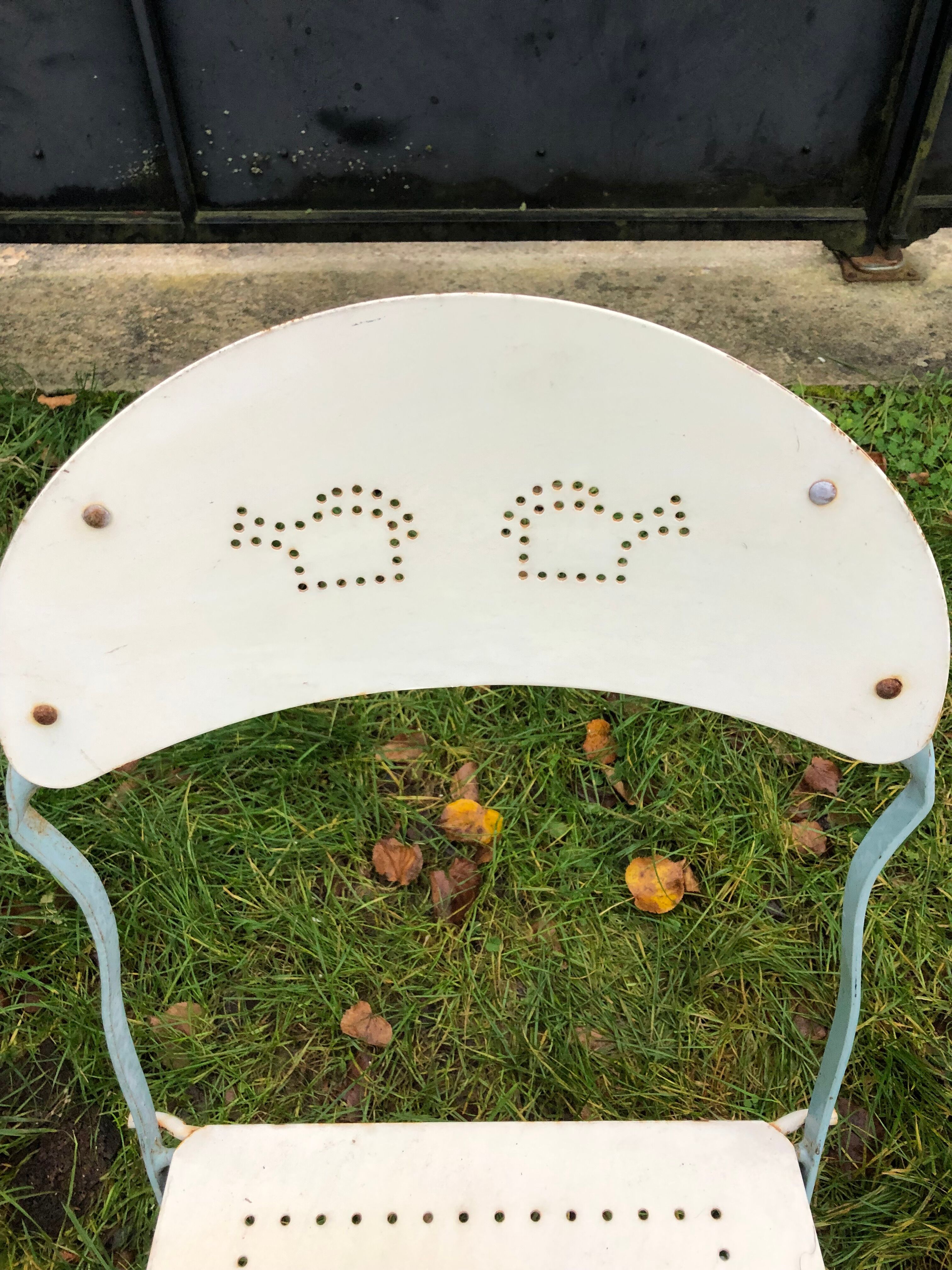 Metal folding garden chairs