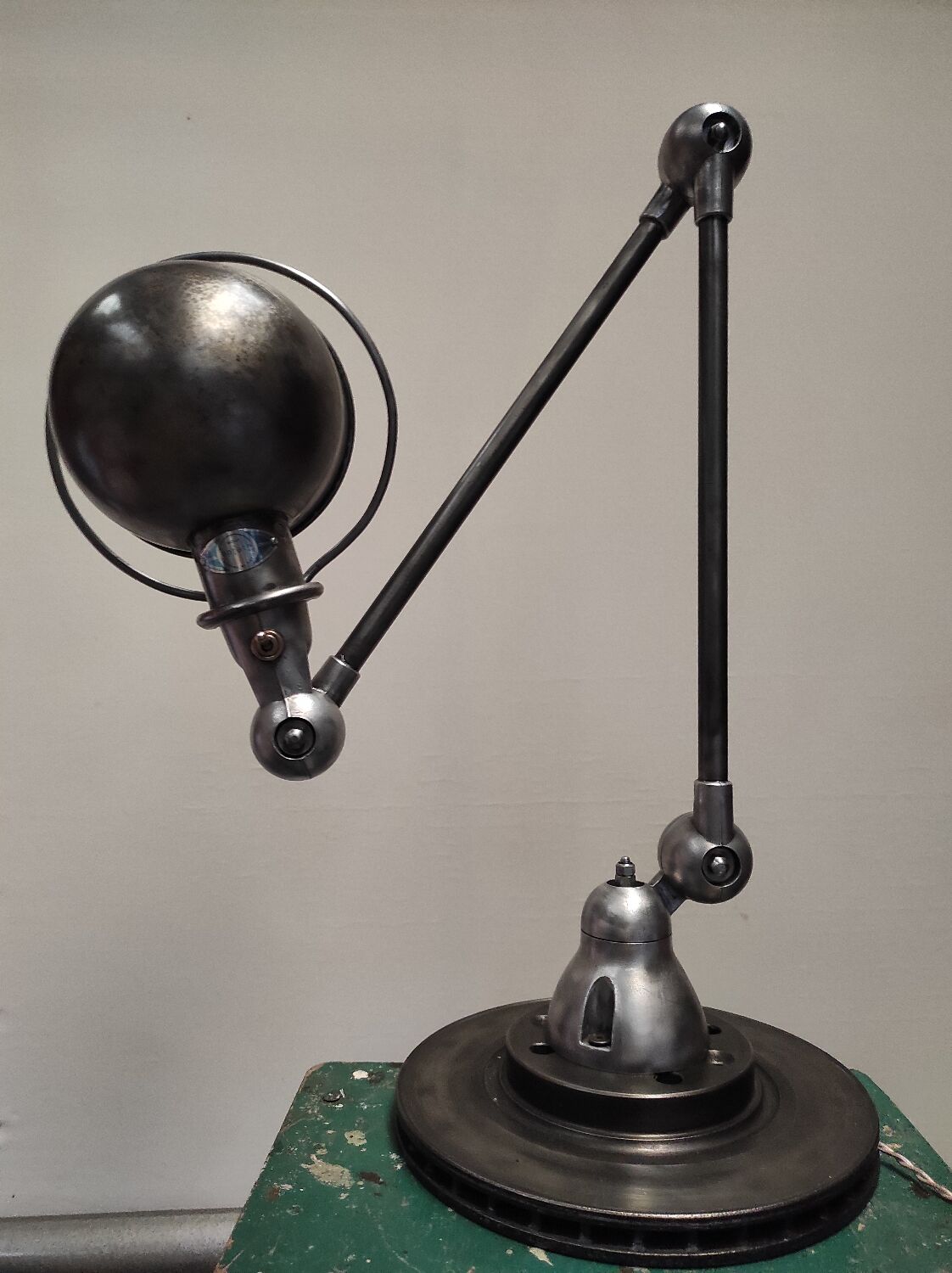 Workshop lamp Jieldé 2 industrial arm patina graphite rifle barrel