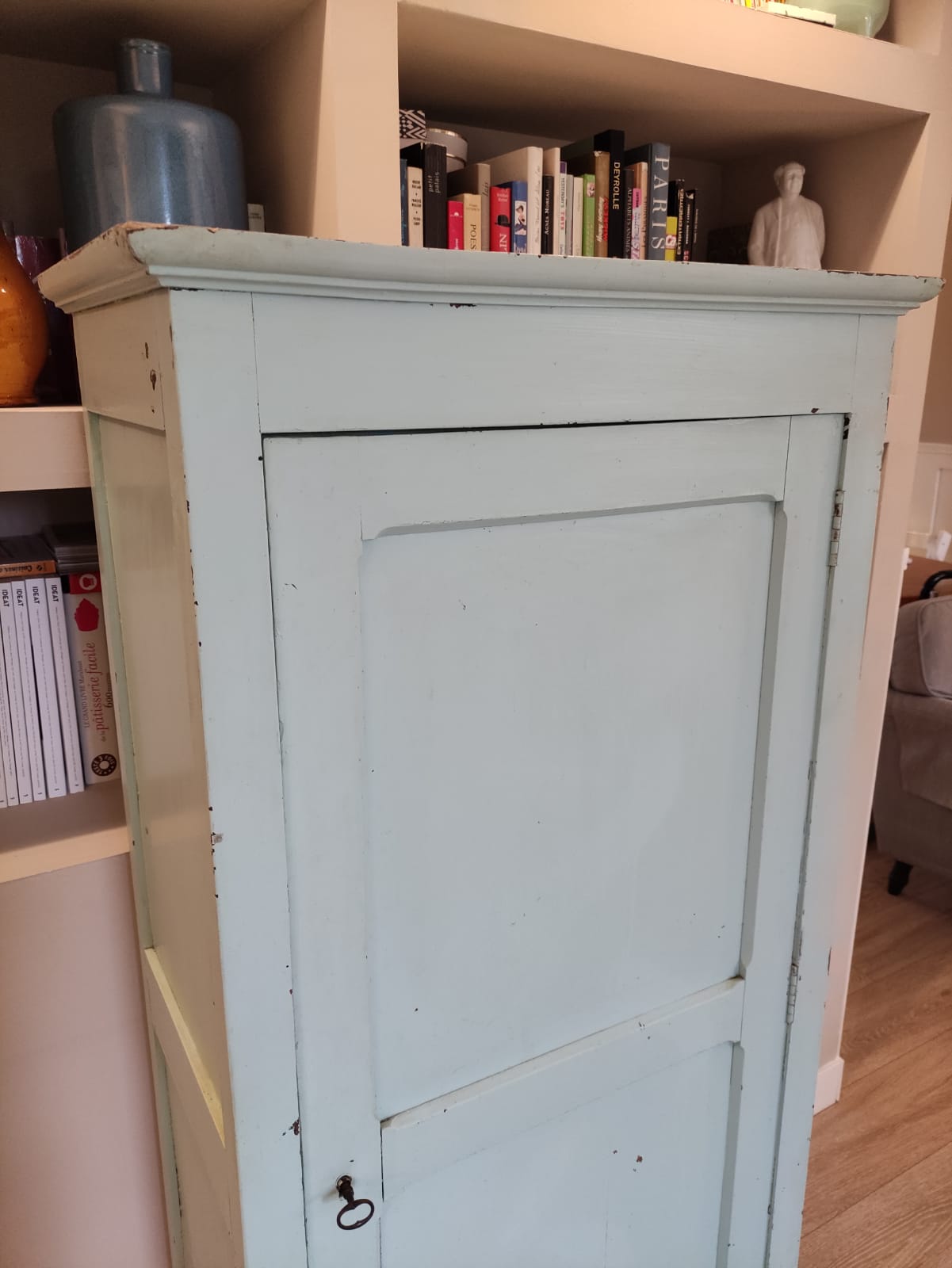 Parisian wardrobe glazing year 30