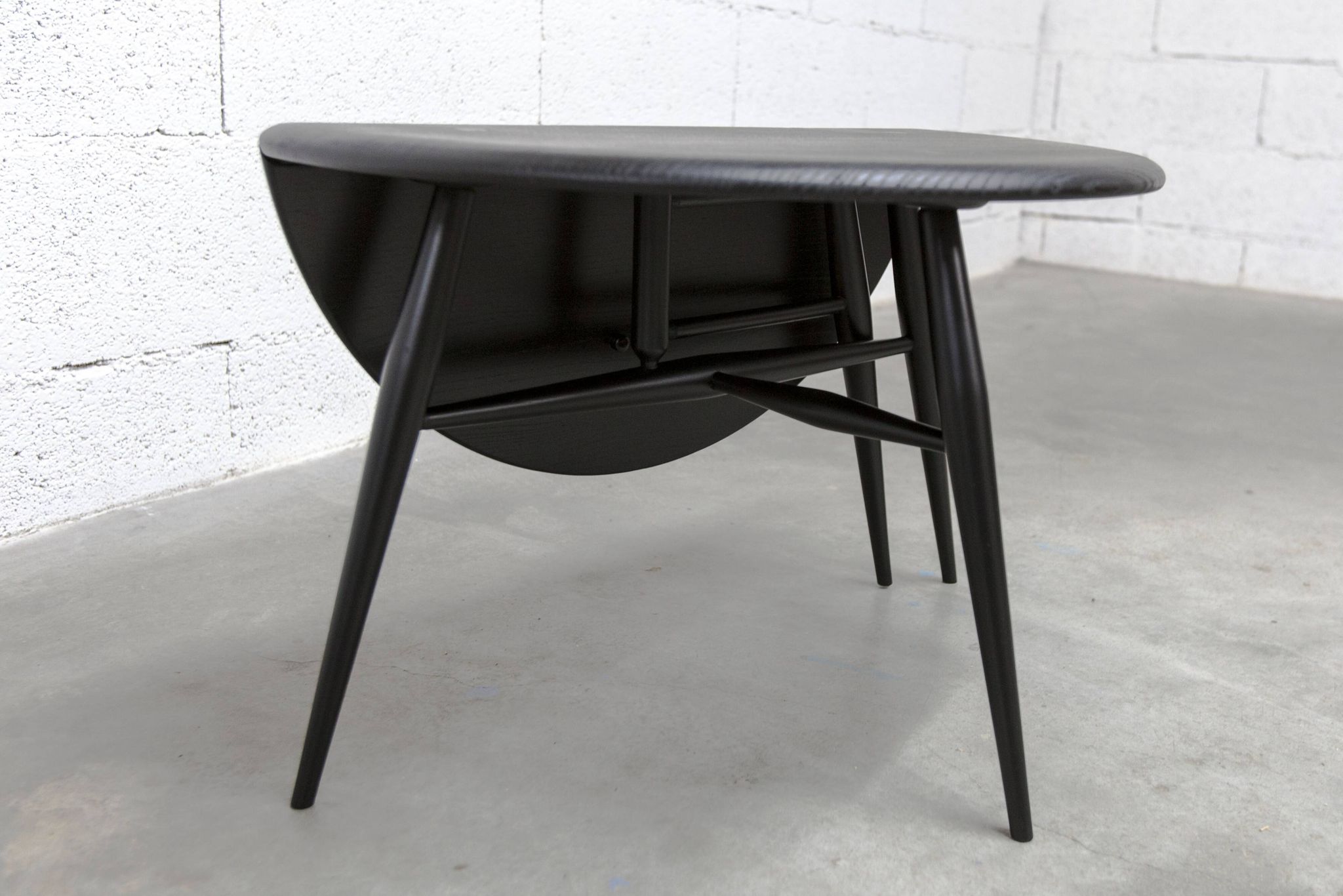 Table basse Ercol 1960 modèle 308  coffee table demi lune noir mate