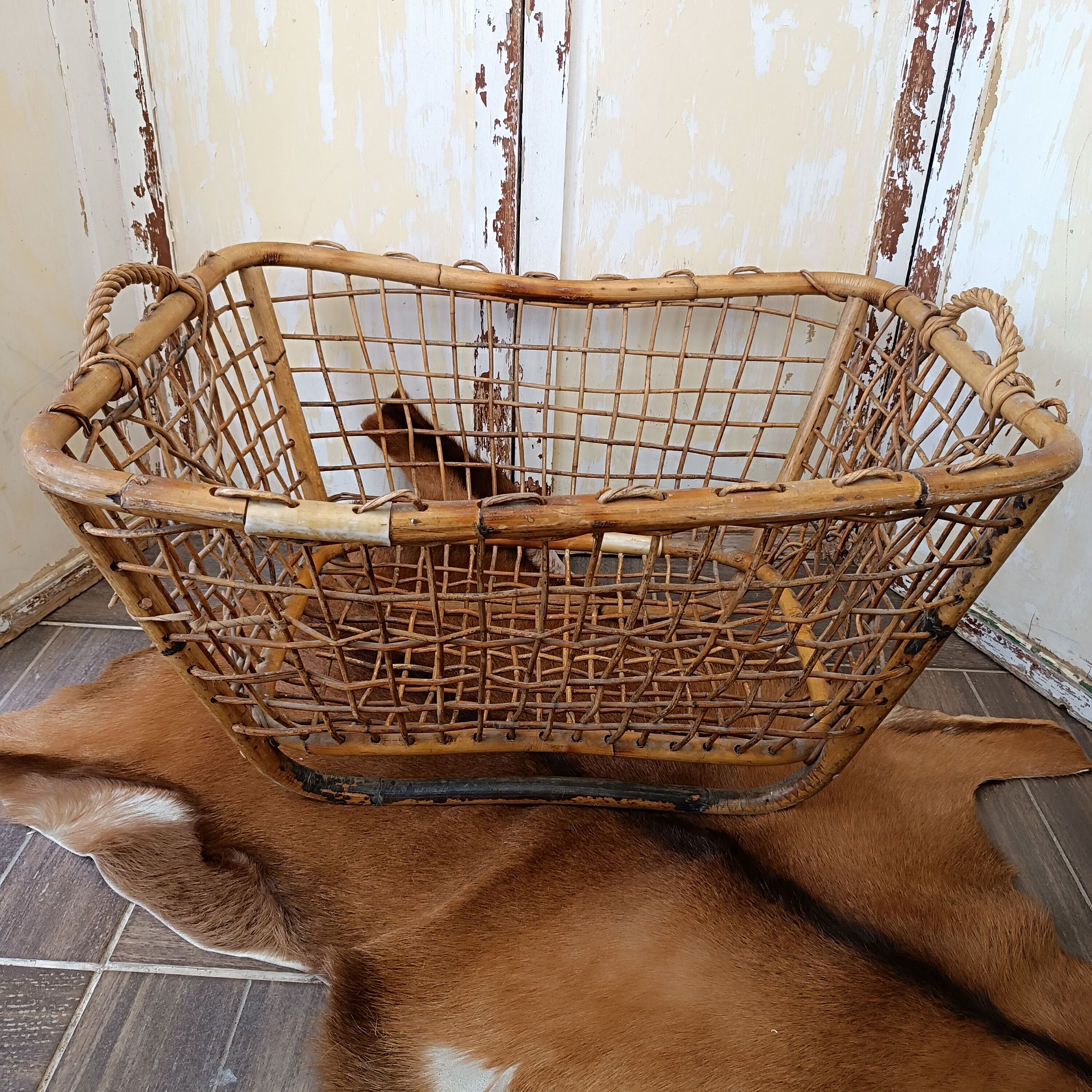 OLD BASKET OR LAUNDRY BASKET