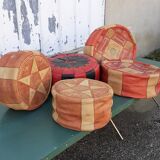 5 poufs