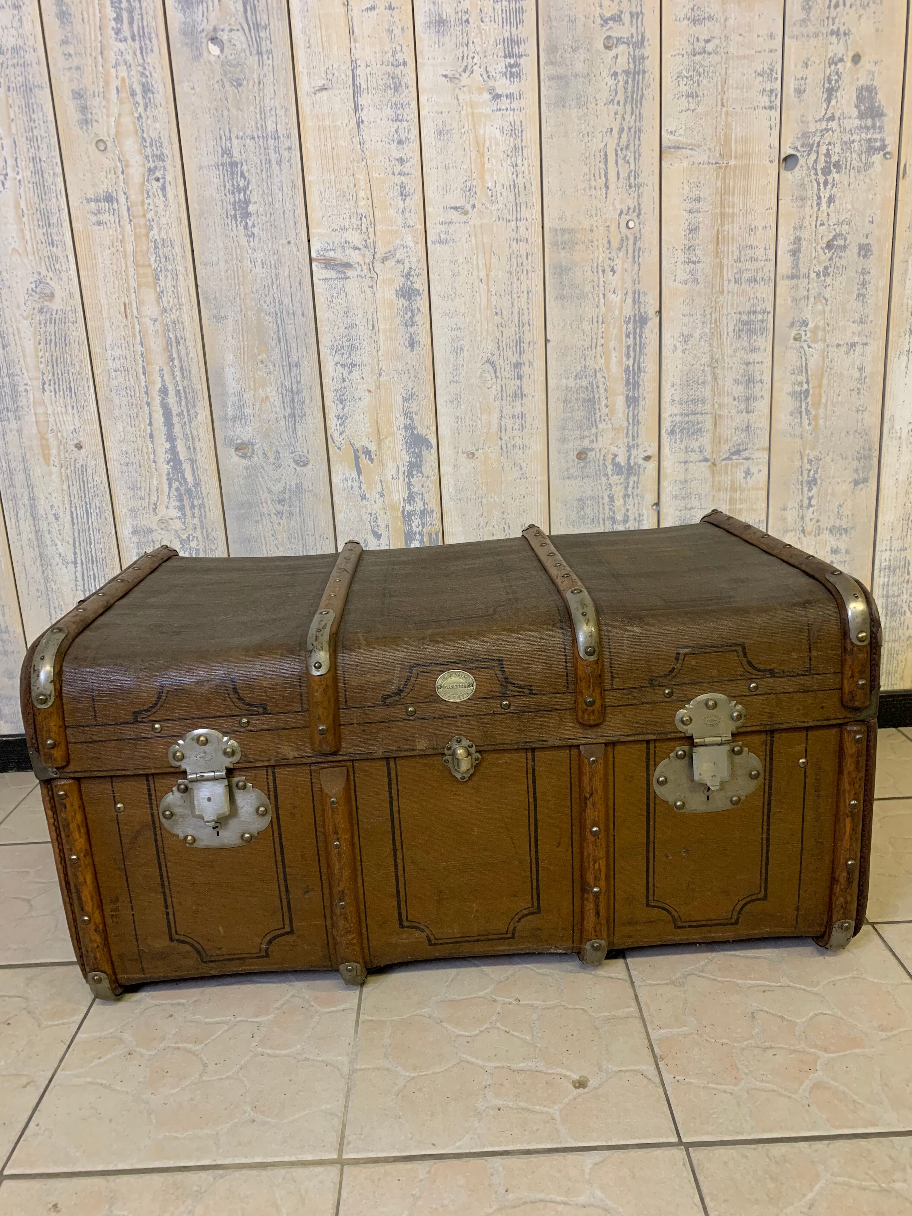 Travel trunk