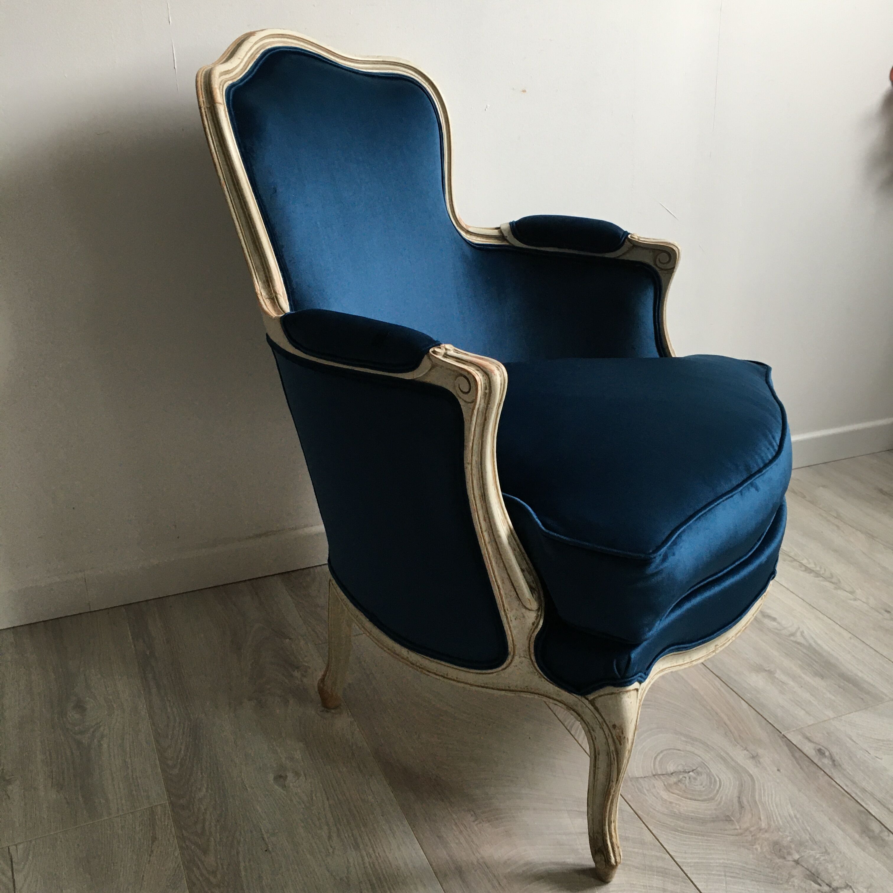 Armchair Louis XV lined with velvet - fully restored