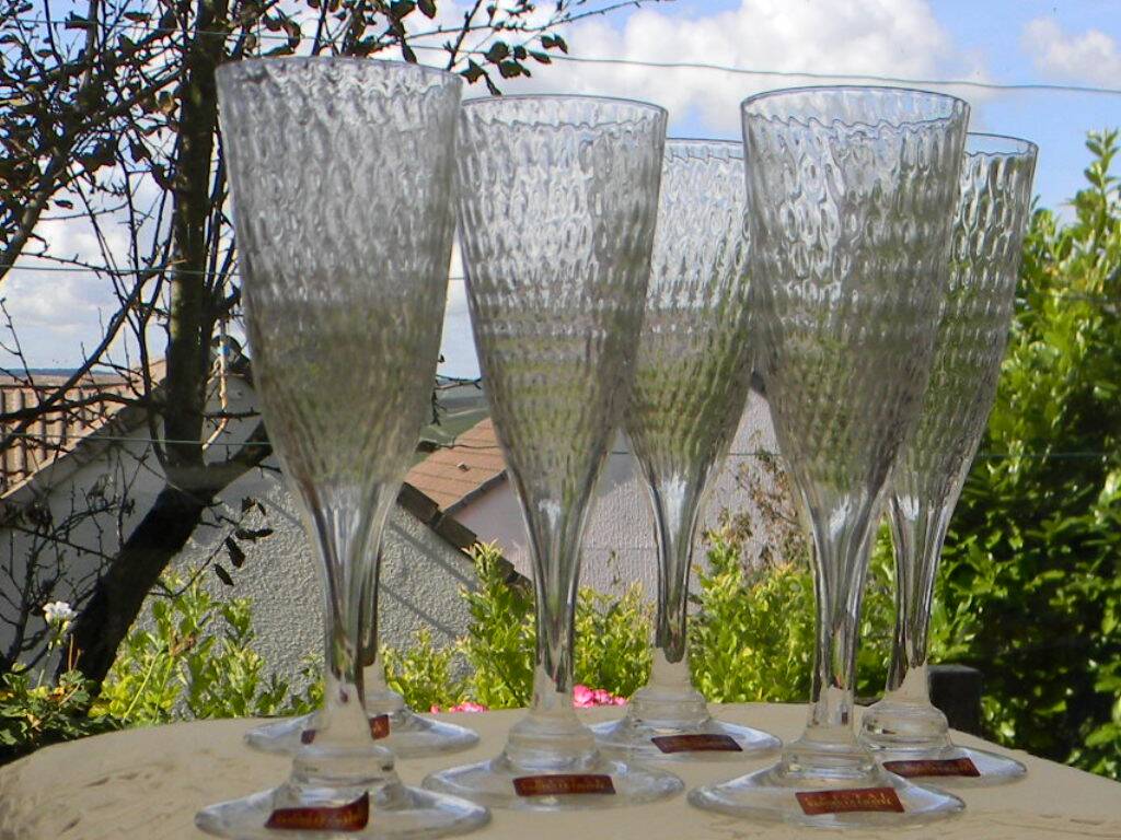 Set of 6 rice grain champagne flutes in vannes crystal