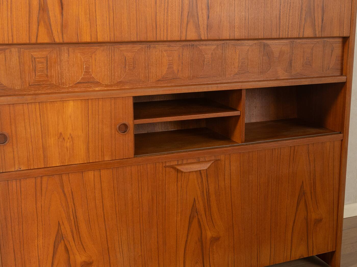 SK661 home bar from the 1960s by Johannes Andersen for J Skaaning & Søn