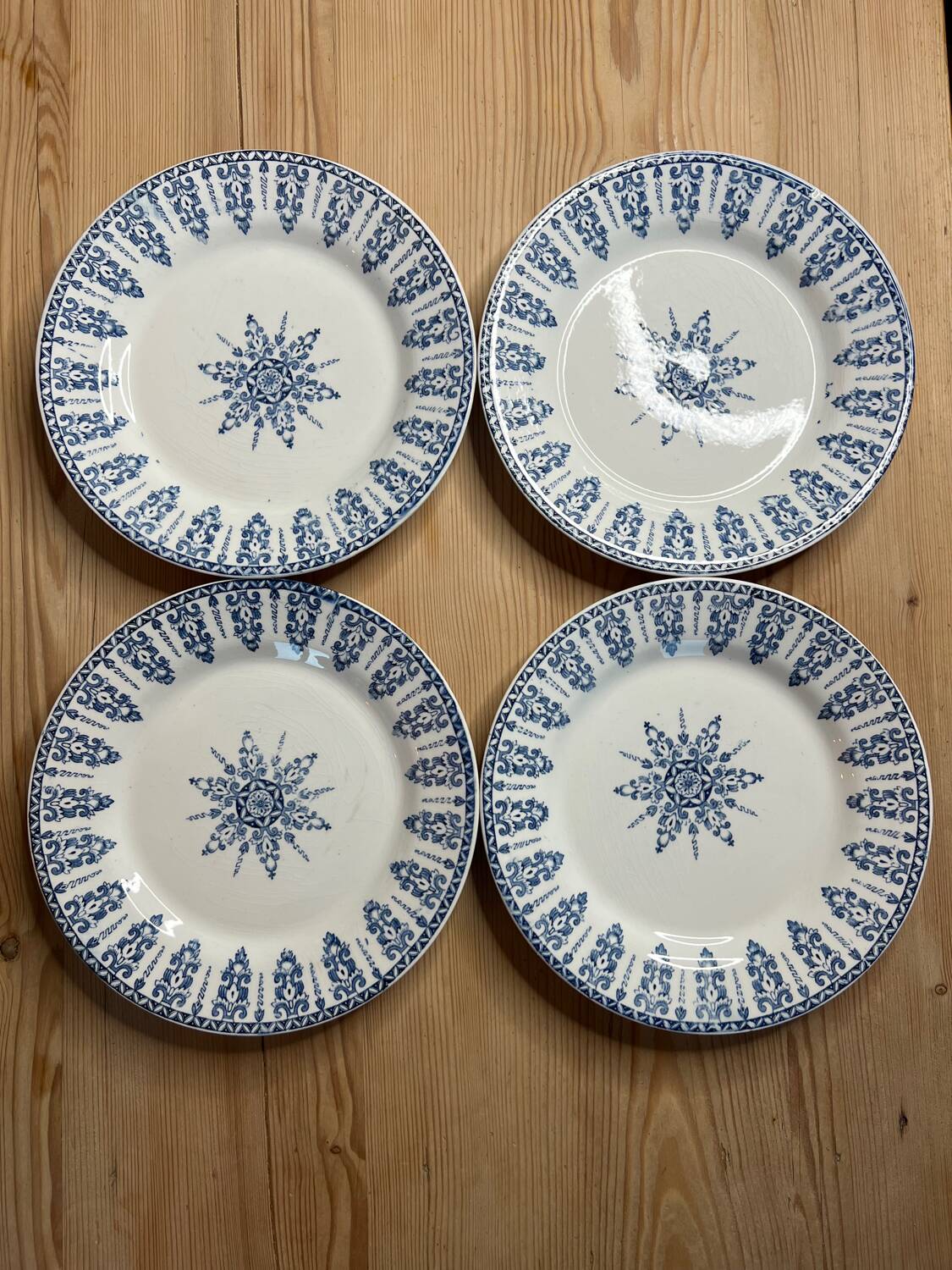 Set of 4 GIEN Annam flat plates