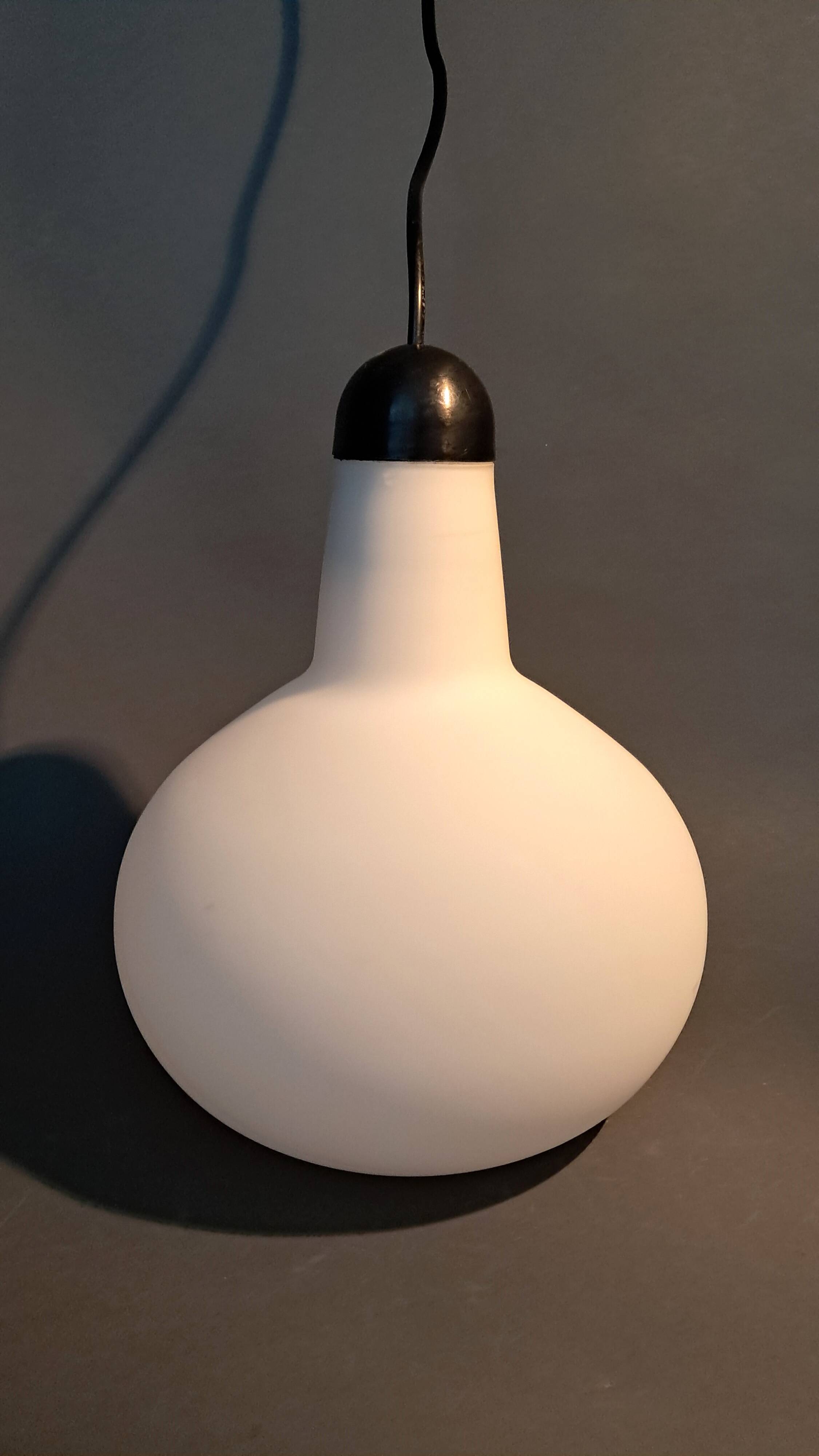 Vintage opaline suspension.