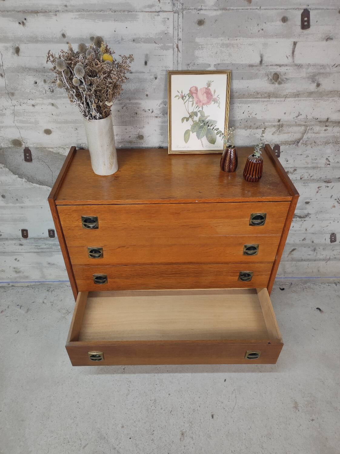 Vintage chest of drawers