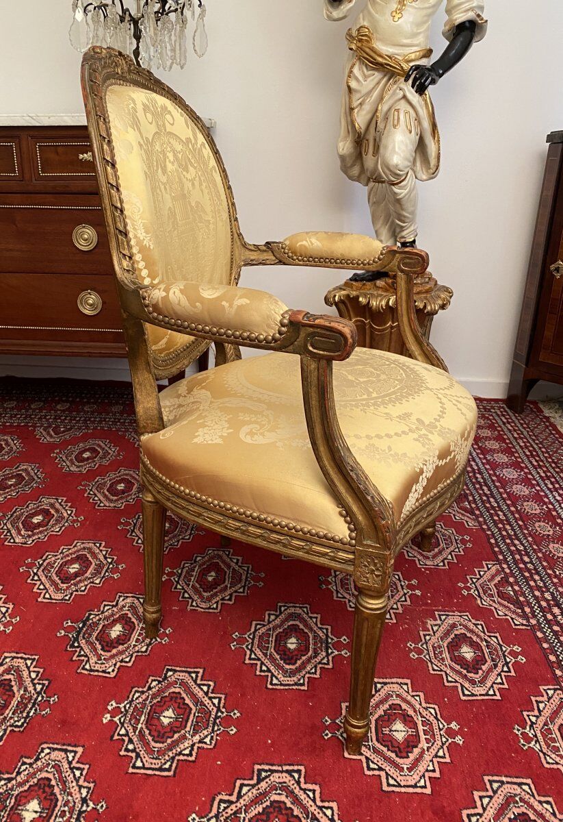 Fauteuil cabriolet de style Louis XVI époque Napoleon III