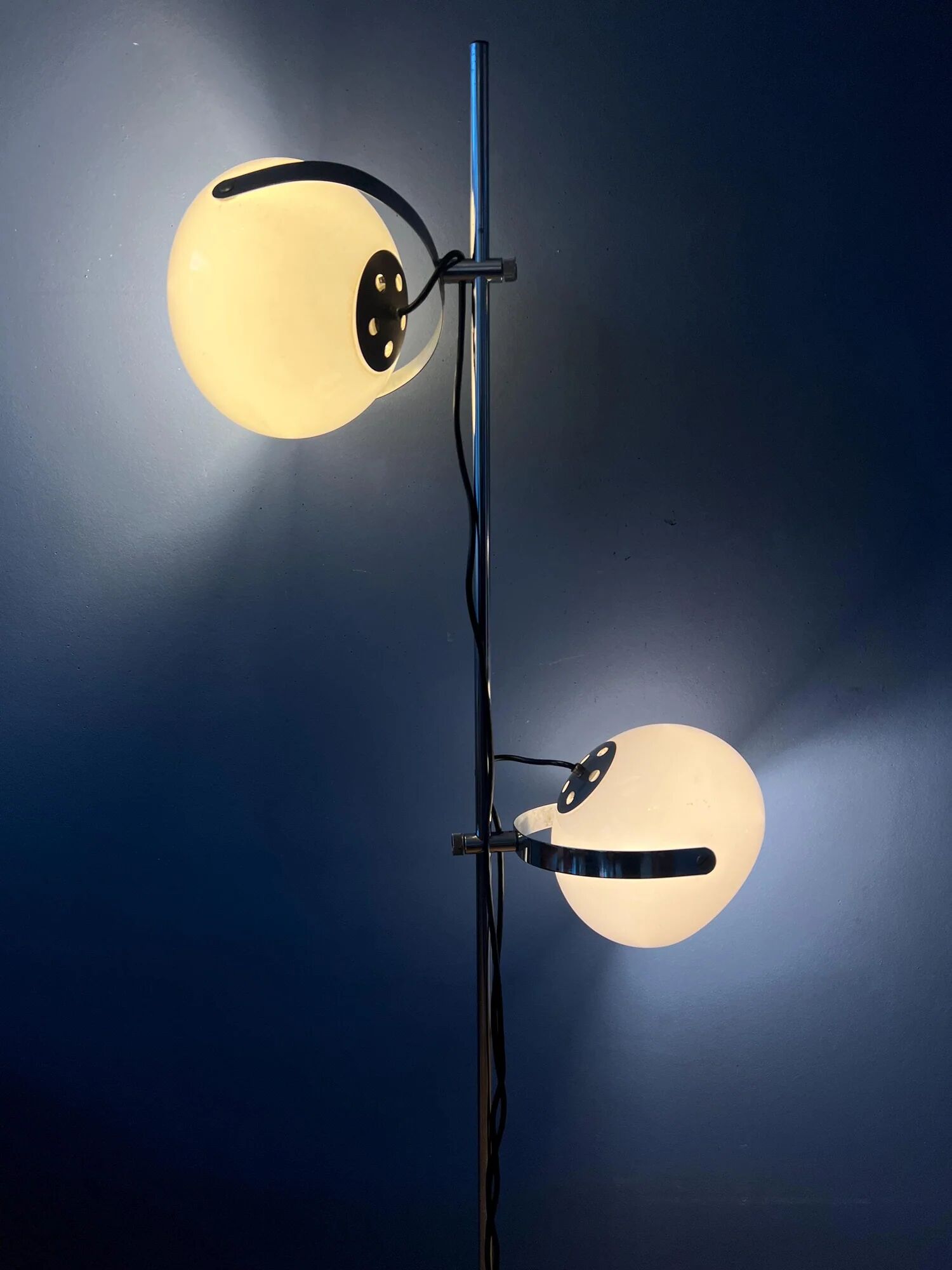 White vintage Dijkstra mushroom floor lamp