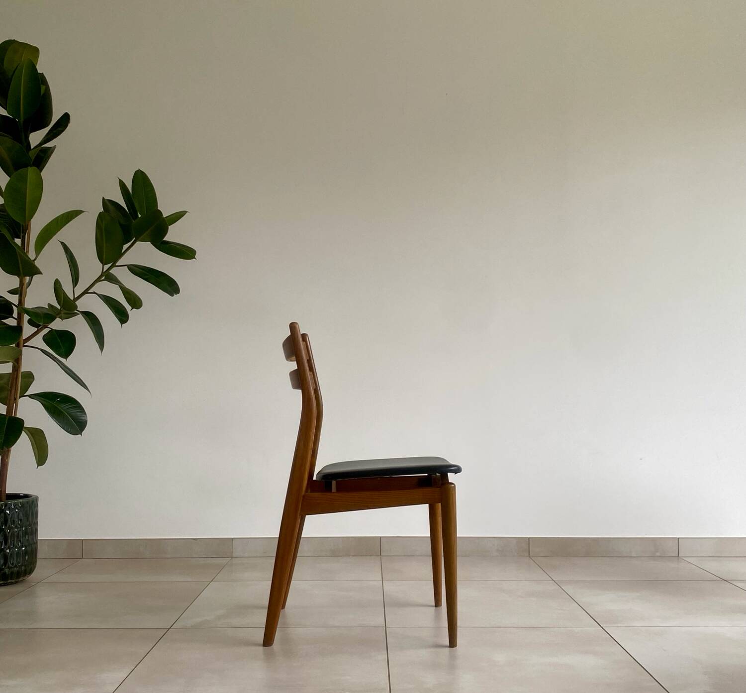 Set of 6 vintage Scandinavian chairs