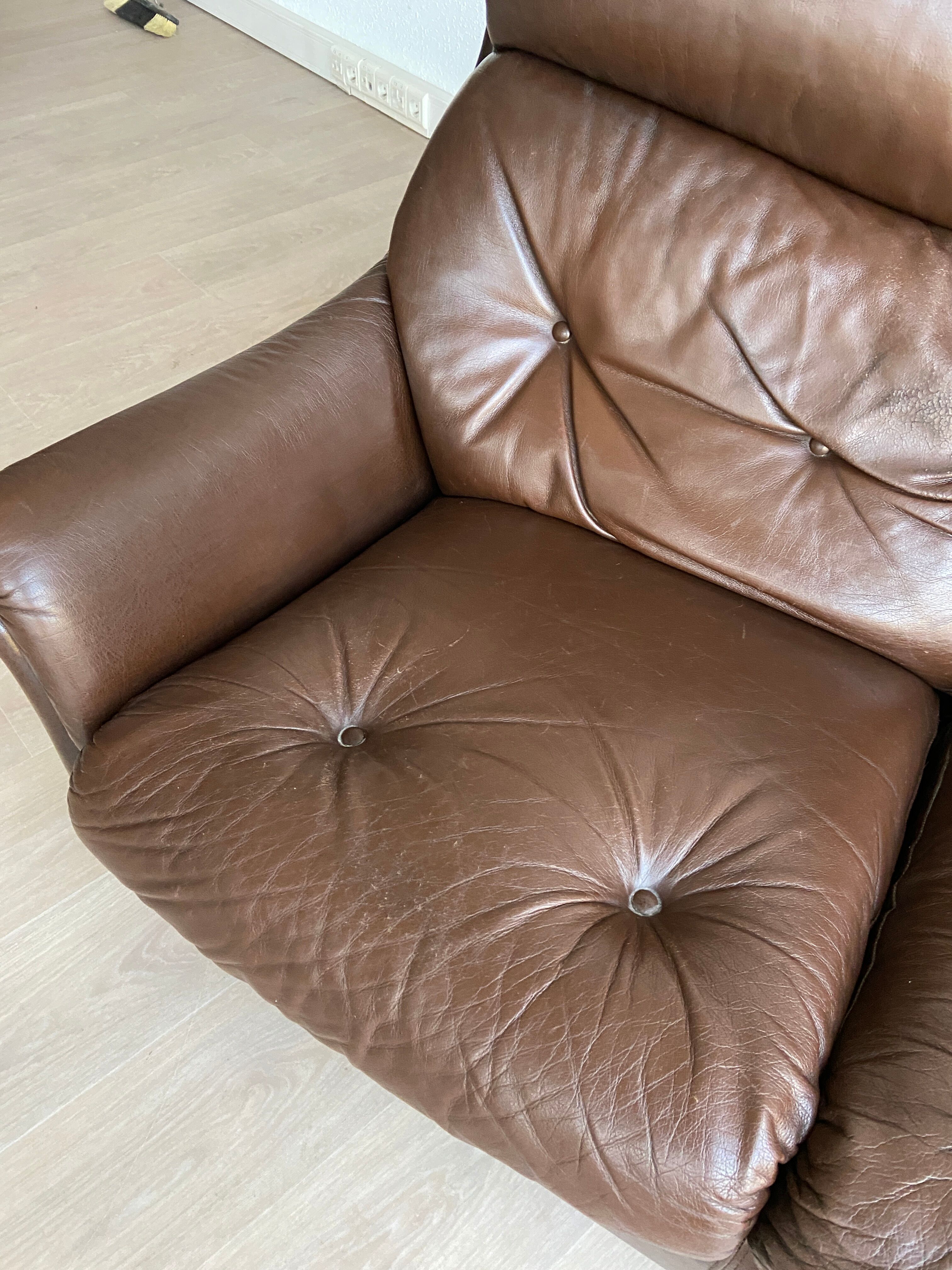 Vintage leather sofa Jacques Coulon 1960s