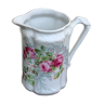 Pot à lait en porcelaine motif de roses ancien