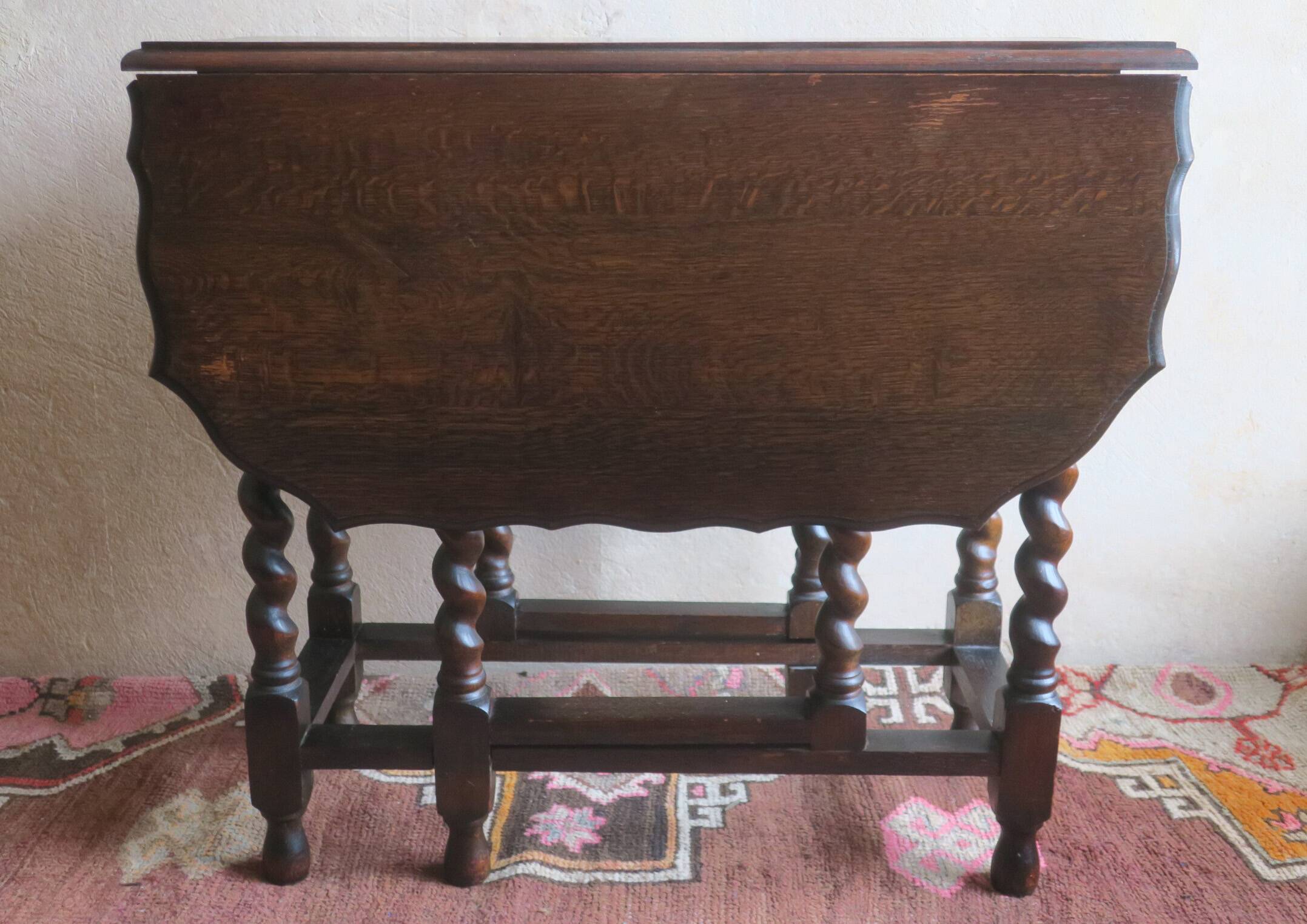 Farmhouse patinated extendable dining table in oak with carved edge, 1900