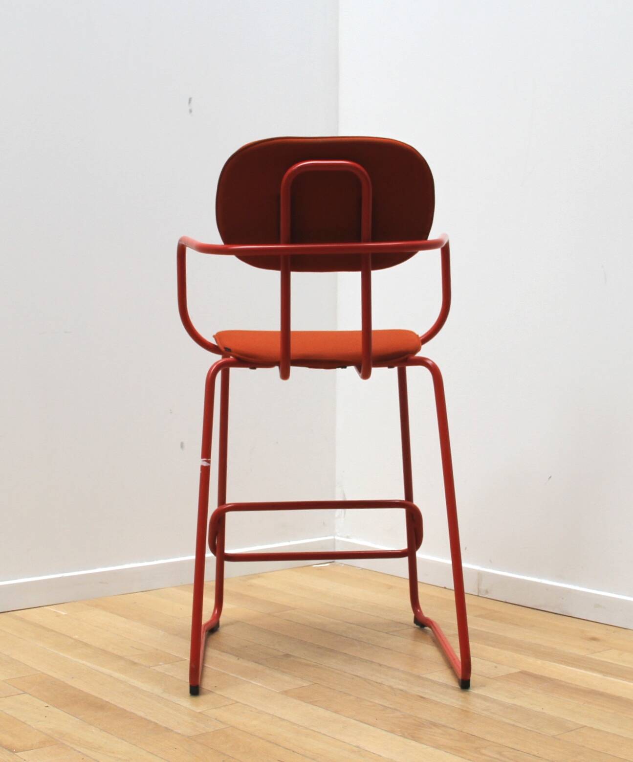 New School high chair, MDD