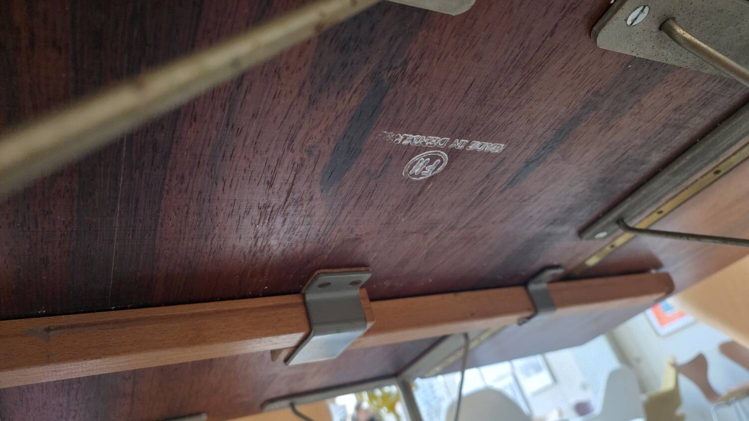 Arne Jacobsen Rosewood Drop leave Table with chairs Fritz Hansen