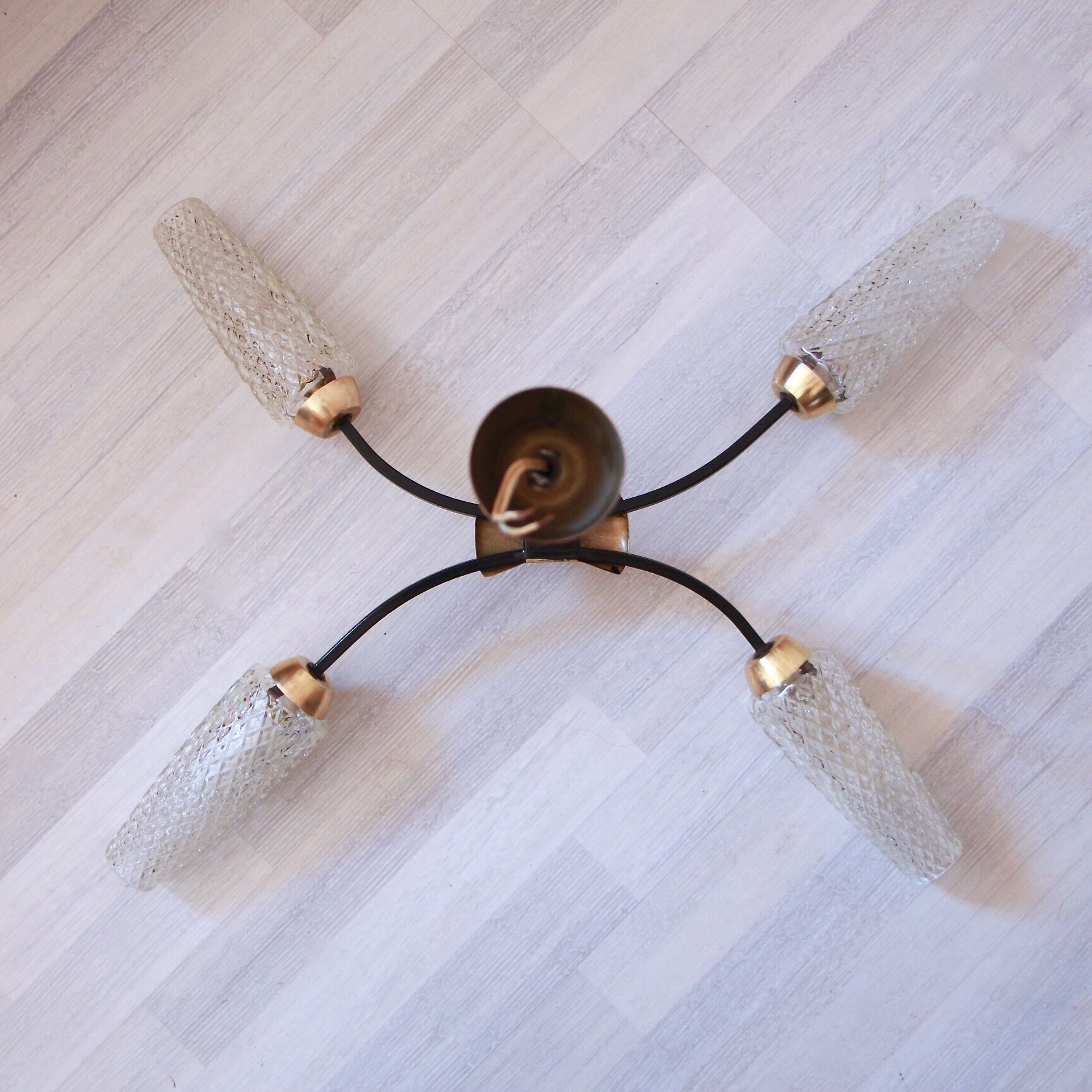 Lustre 4 tulips and brass