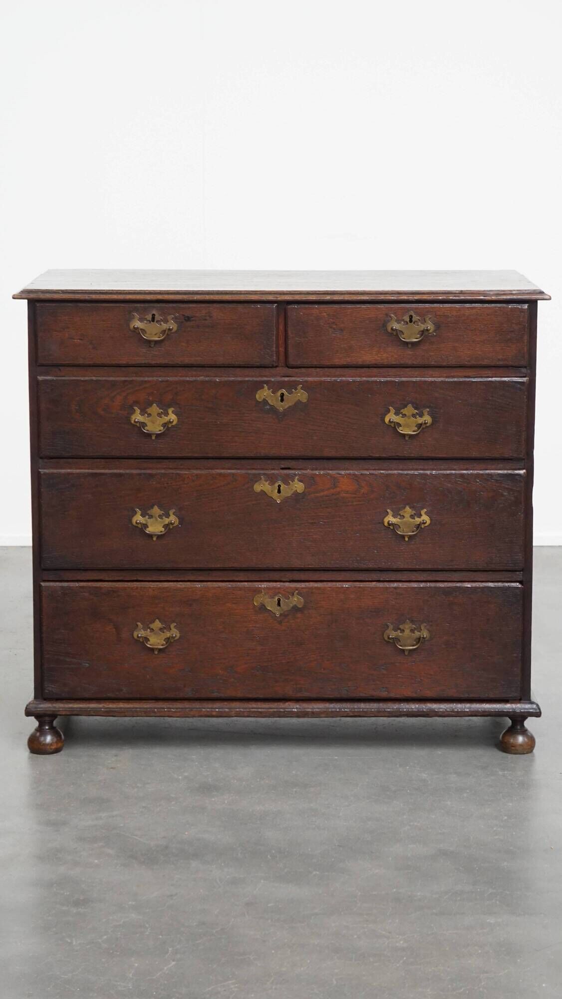 Antique 18th-Century English Oak Chest of Drawers / Commode with 5 Drawers