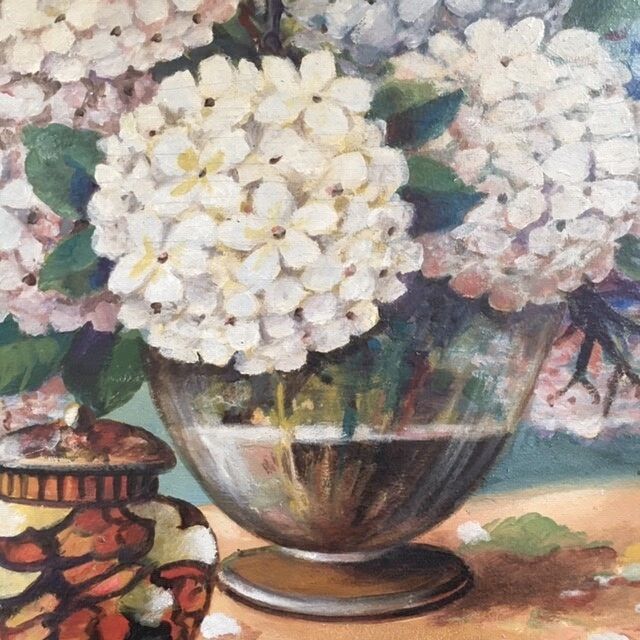 Table bouquet of hydrangeas