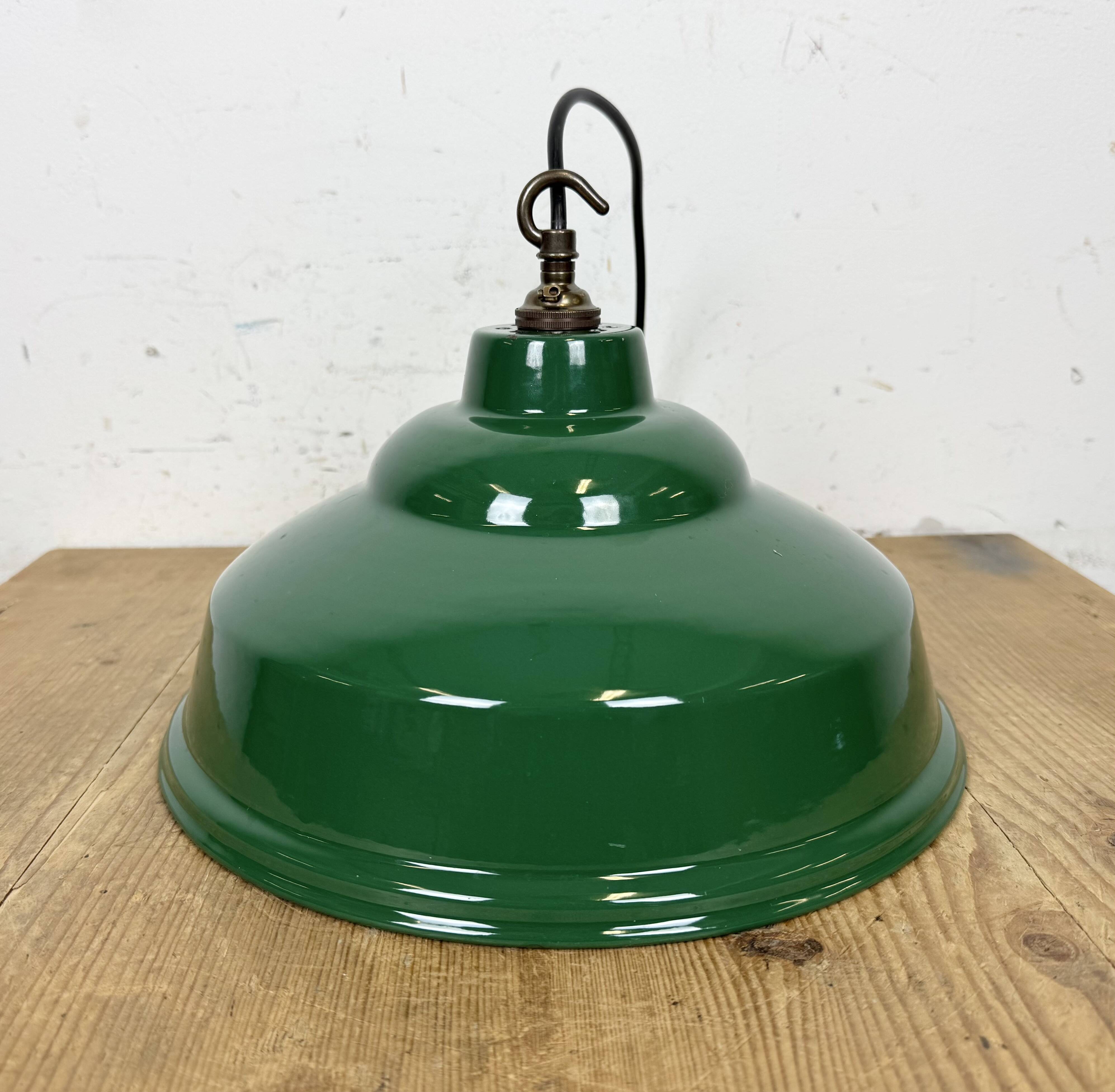 Industrial British Green Enamel Factory Pendant Lamp, 1960s