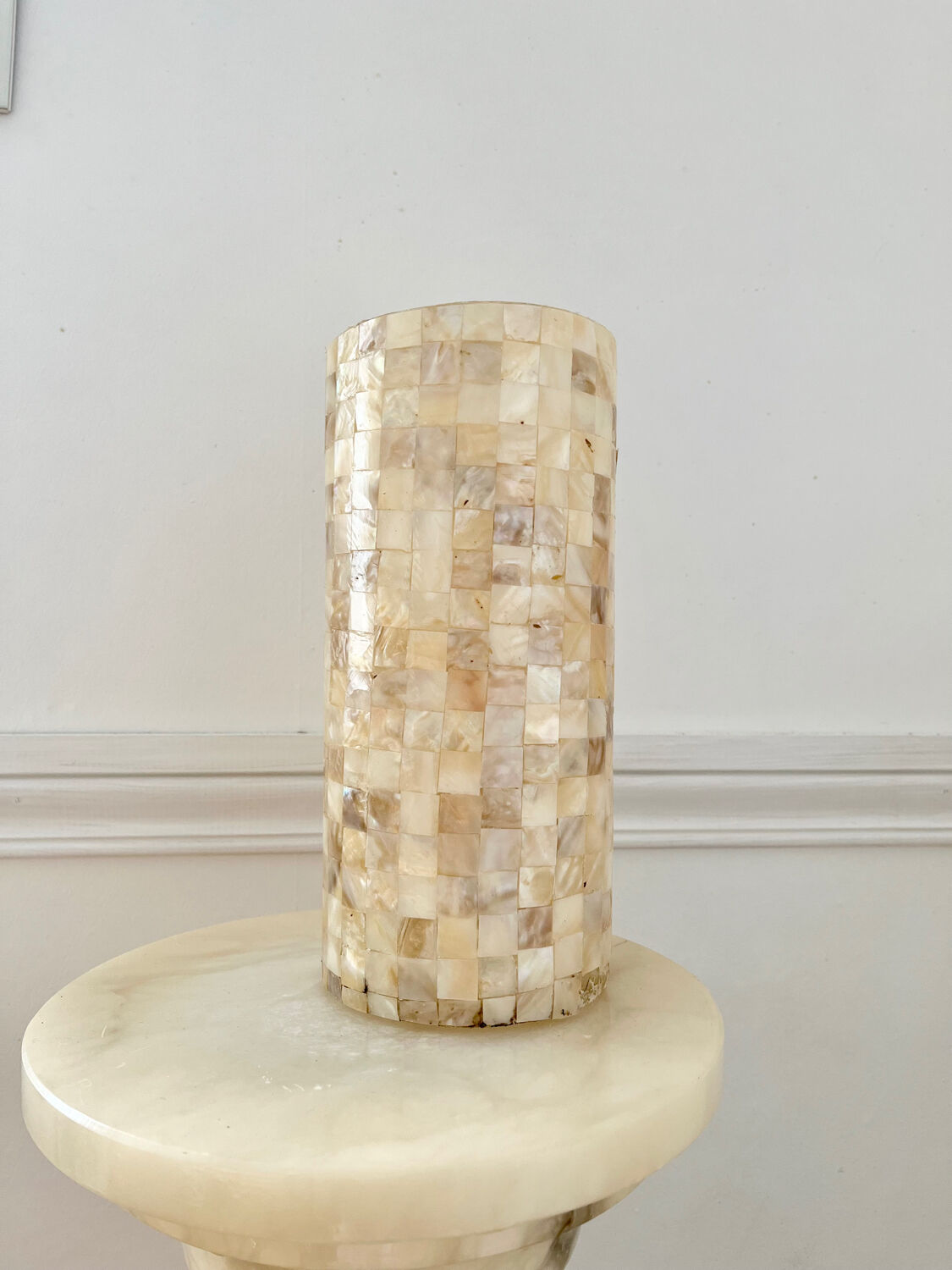 Vase en nacre de coquillage vintage