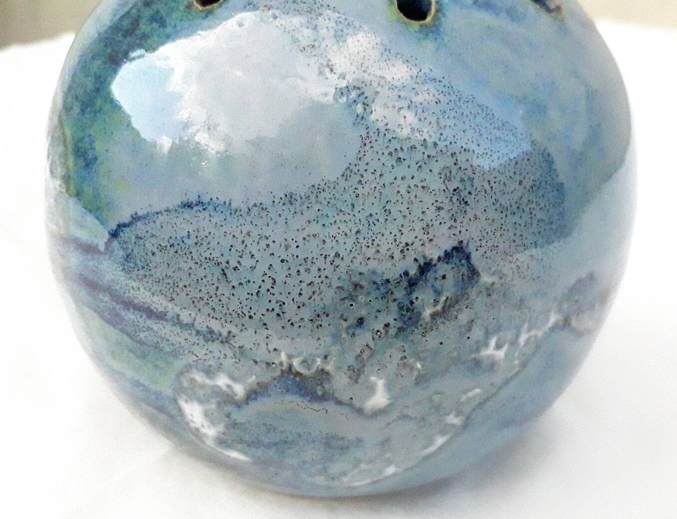 Ceramic flower vase