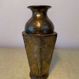 Vase ancien en laiton