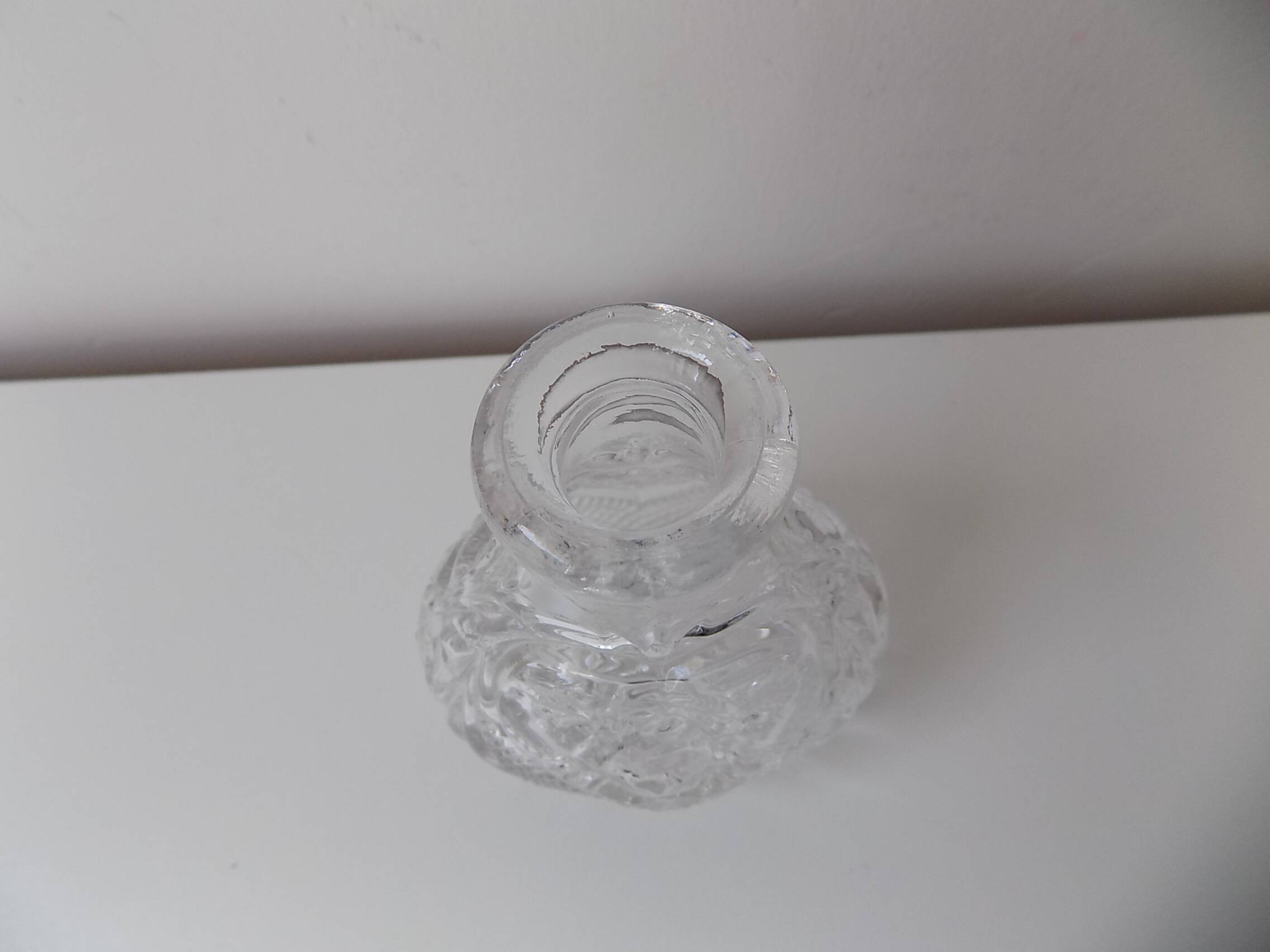 Small glass vase (11cm)