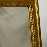 Miroir vintage en bois à poser ou à suspendre de couleur dorée